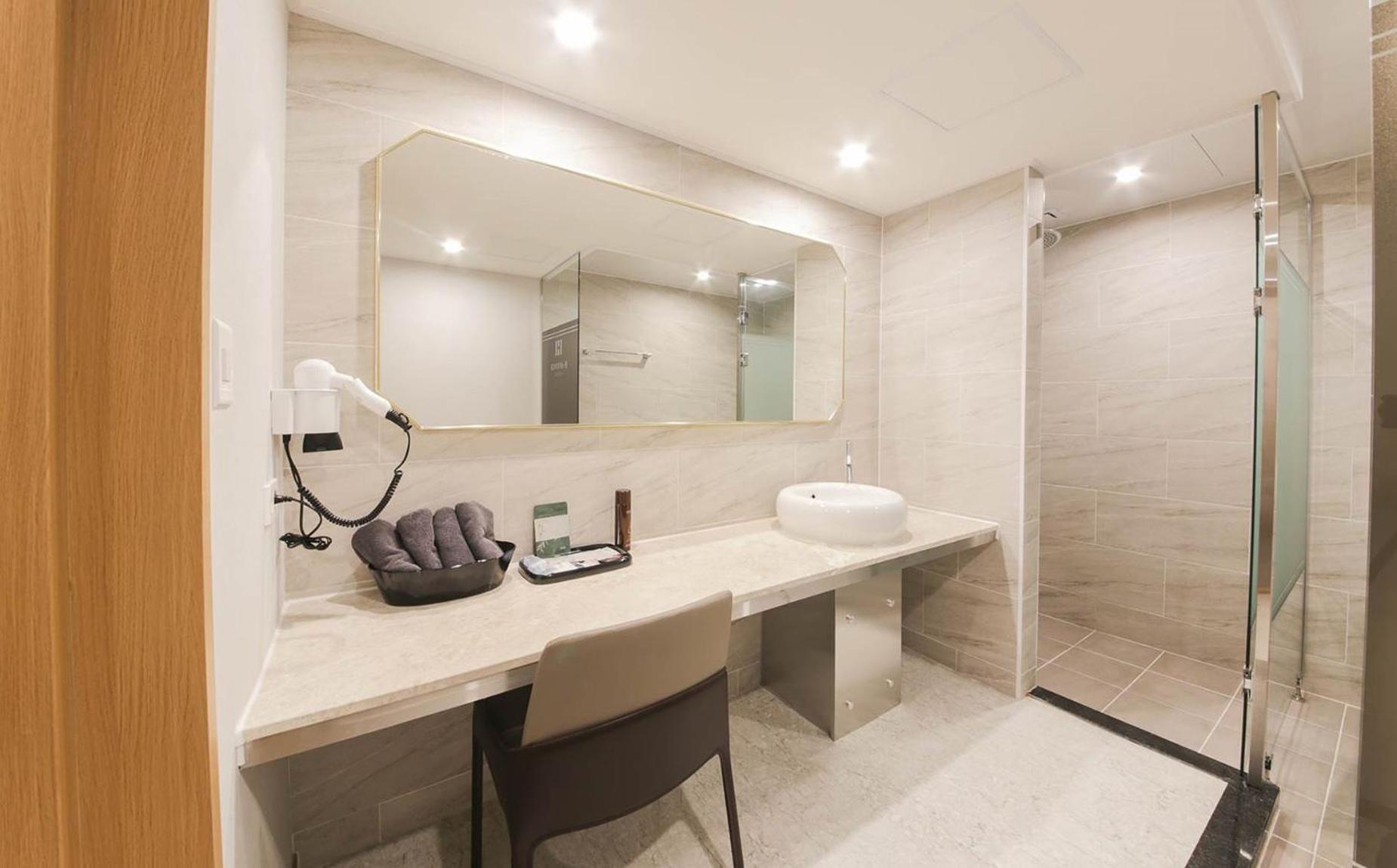 H Avenue Hotel In Gyeongju Exterior foto